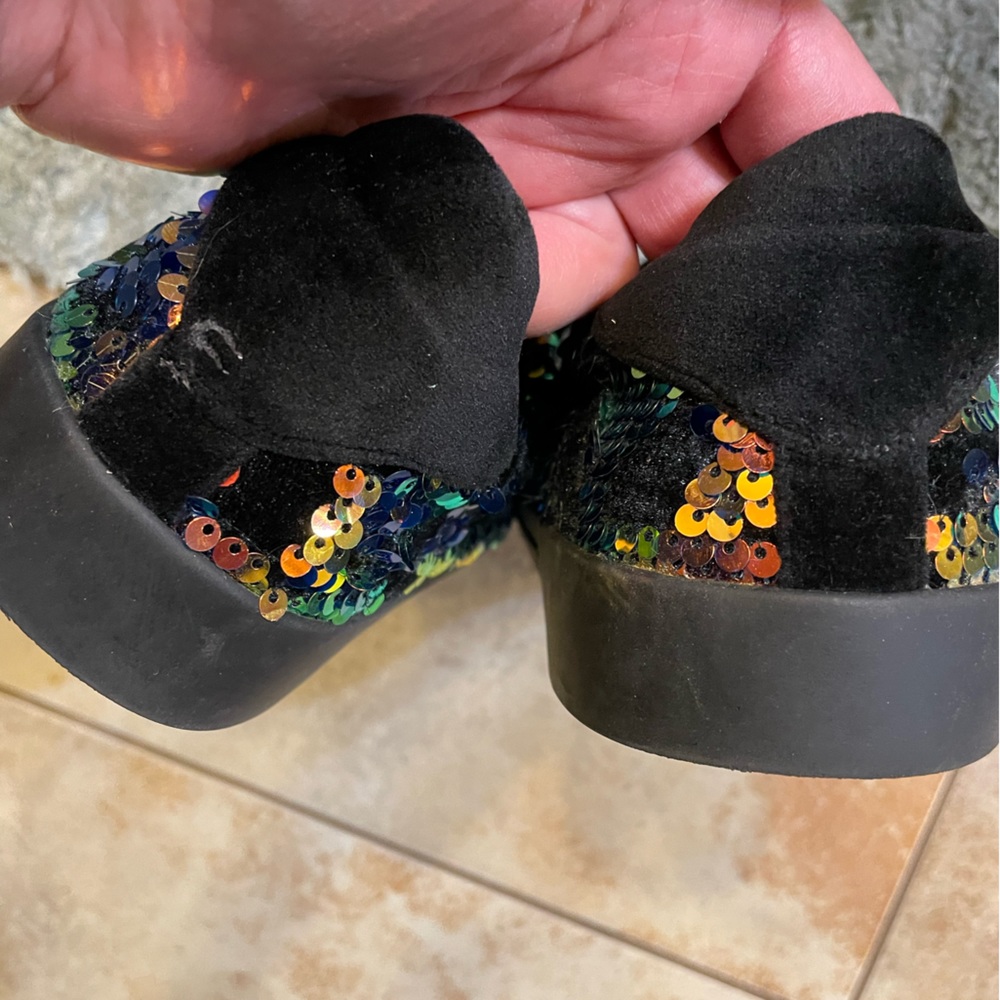 Black velvet shoes with rainbow sequins - Picture 8 of 10